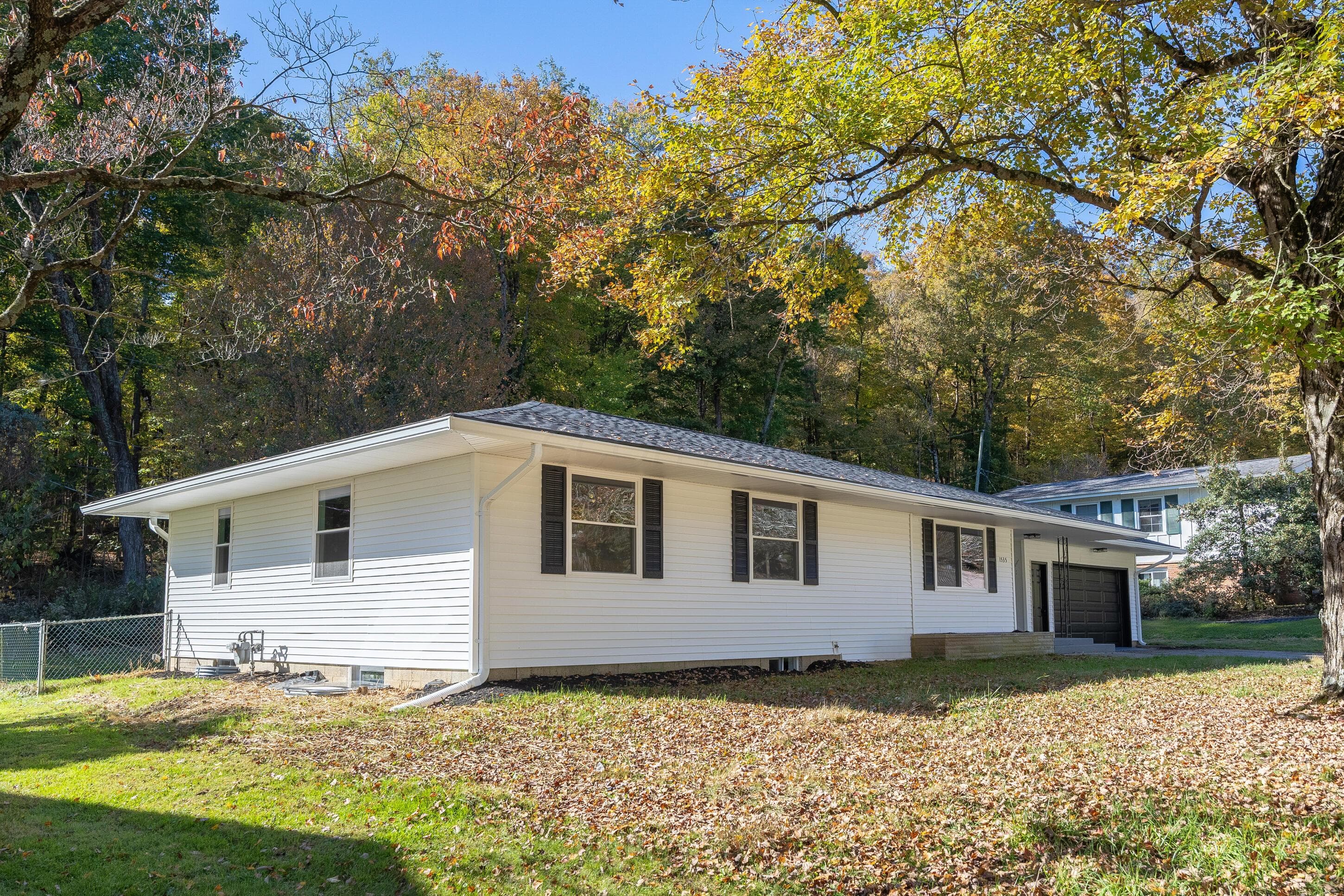 1535 Pleasant Valley Drive
