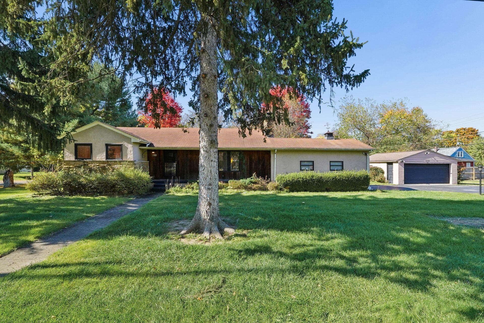 1075 Beechwood Road