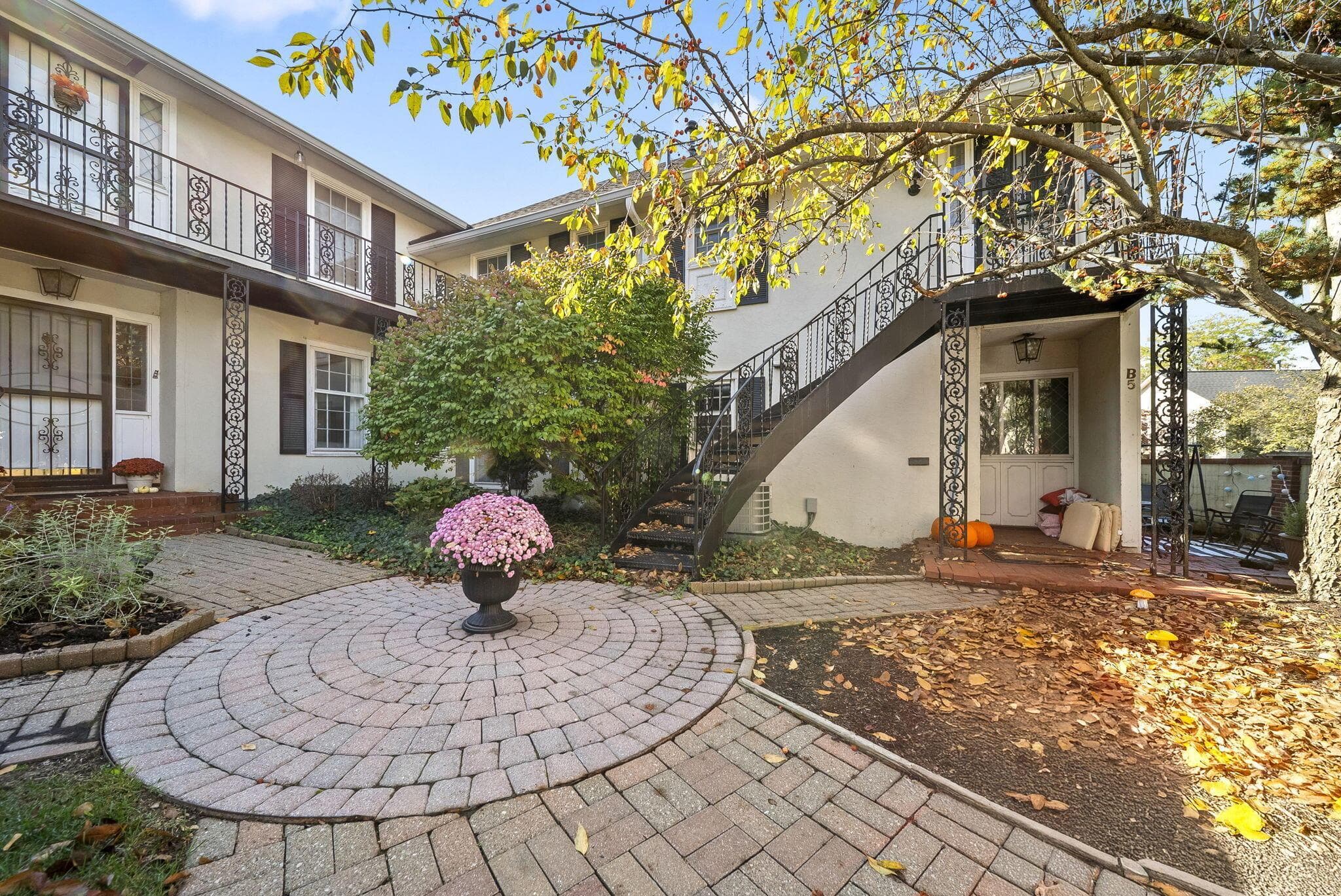 1631 Roxbury Road