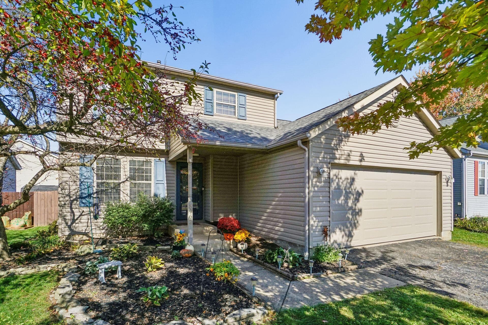5962 Buechler Bend — photo 1 of 37