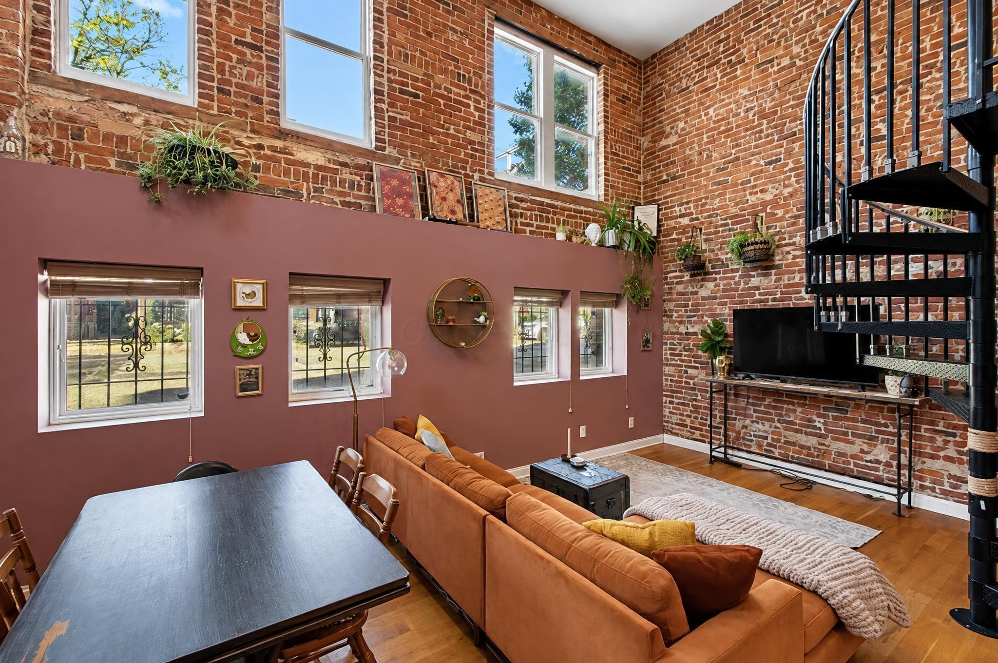 102 Hamilton Avenue — photo 1 of 33