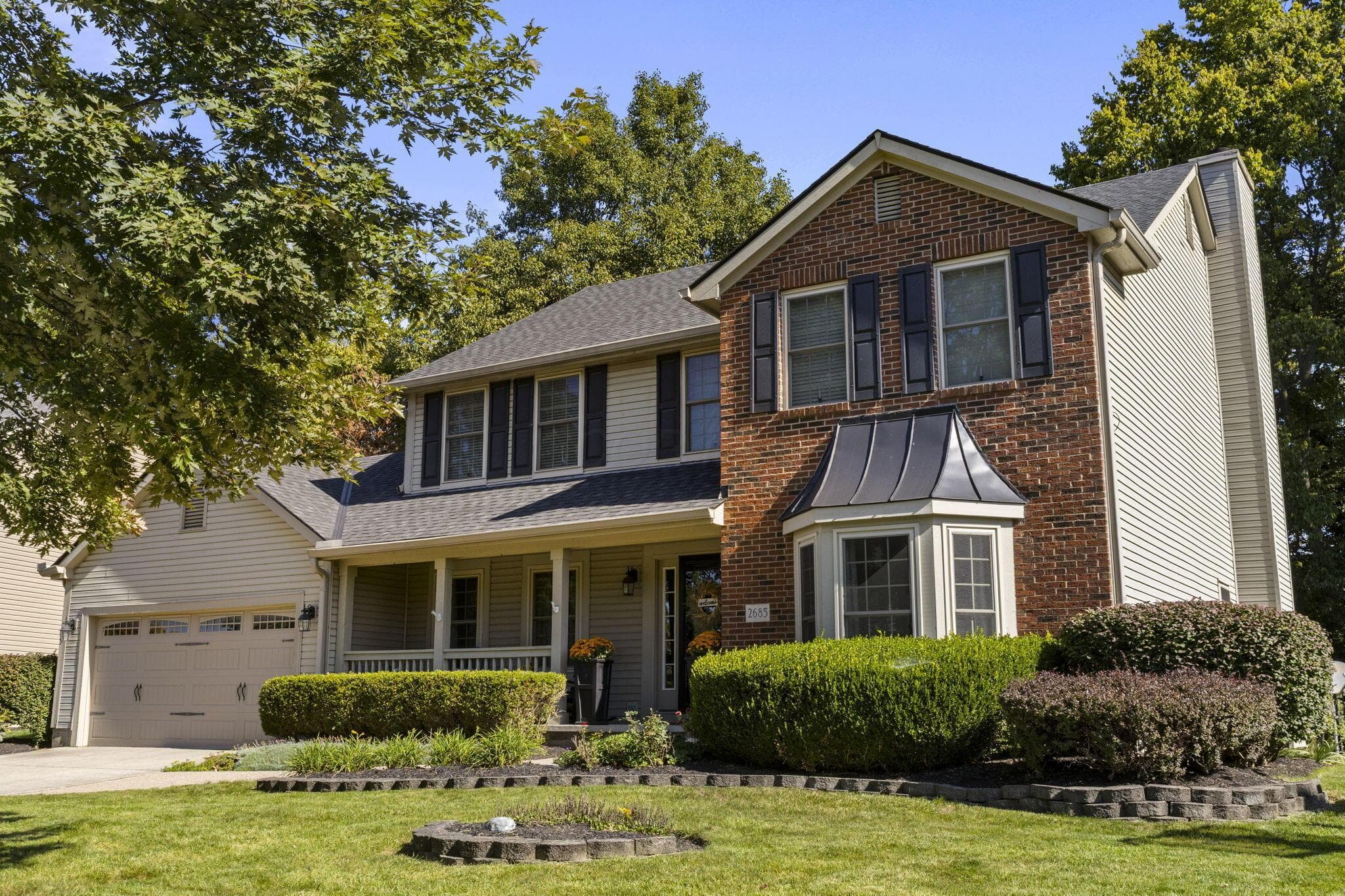 2685 Woods Crescent — photo 1 of 41