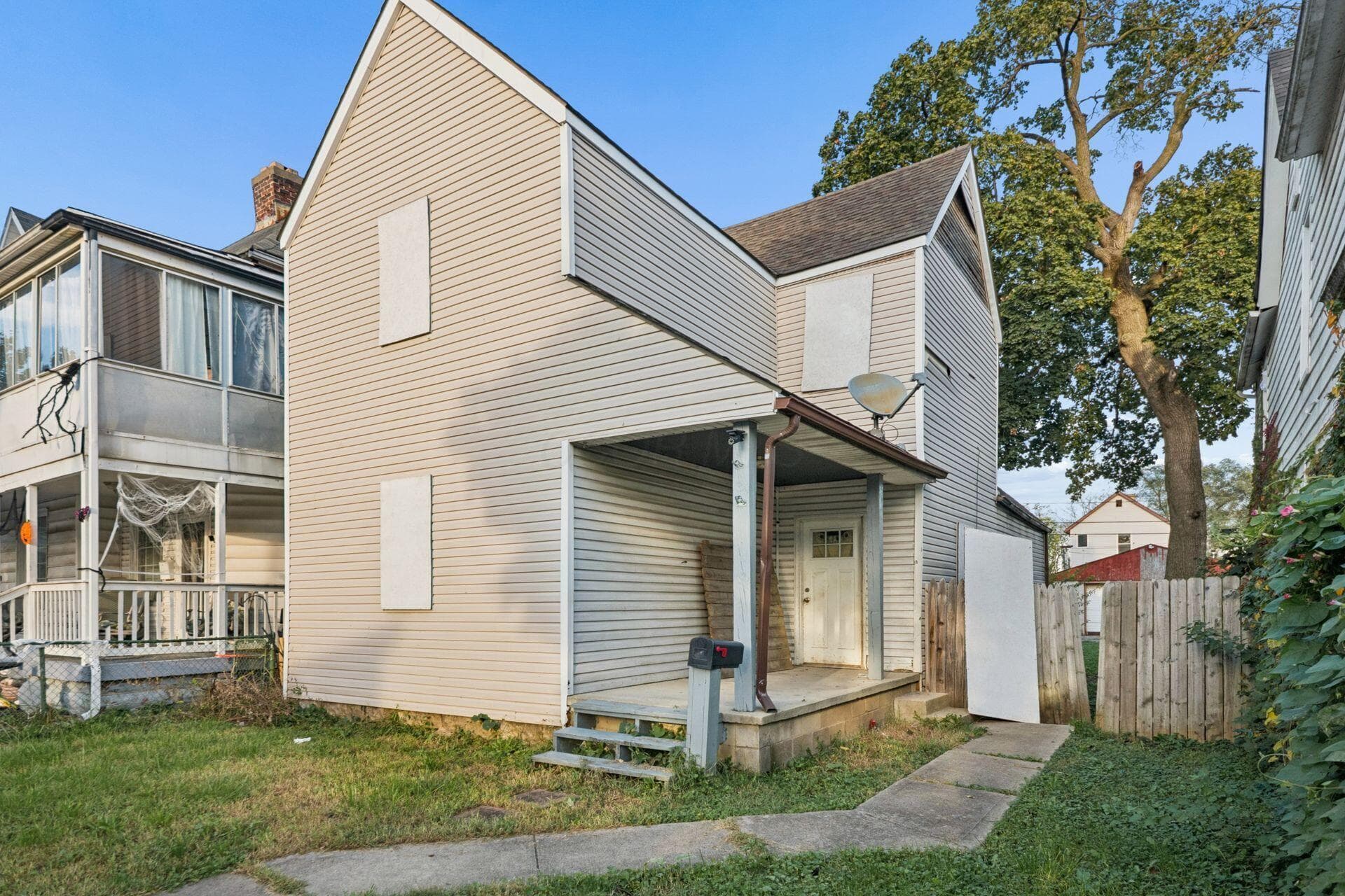 44 Wisconsin Avenue — photo 1 of 12