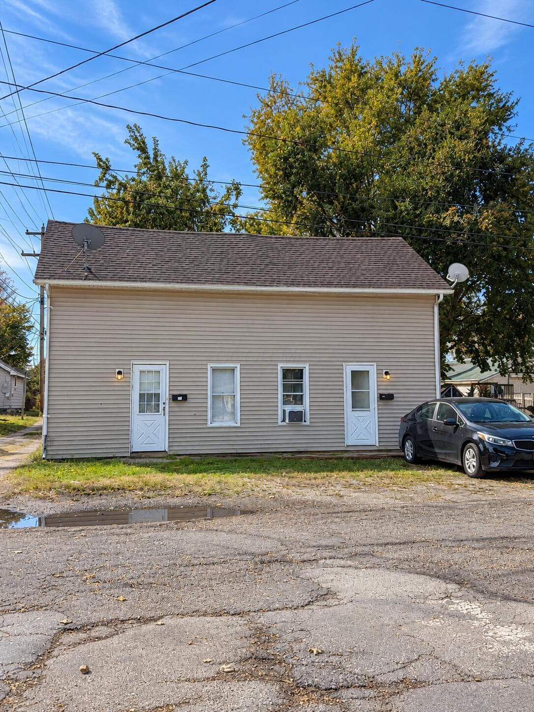 217-219 Huston Street — photo 1 of 17