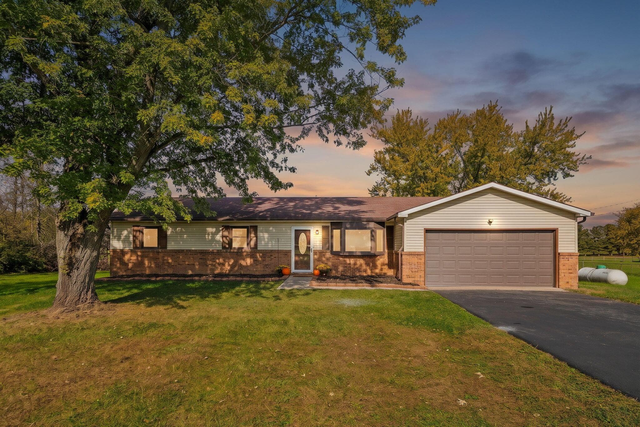 7590 Harrisburg London Road — photo 1 of 27