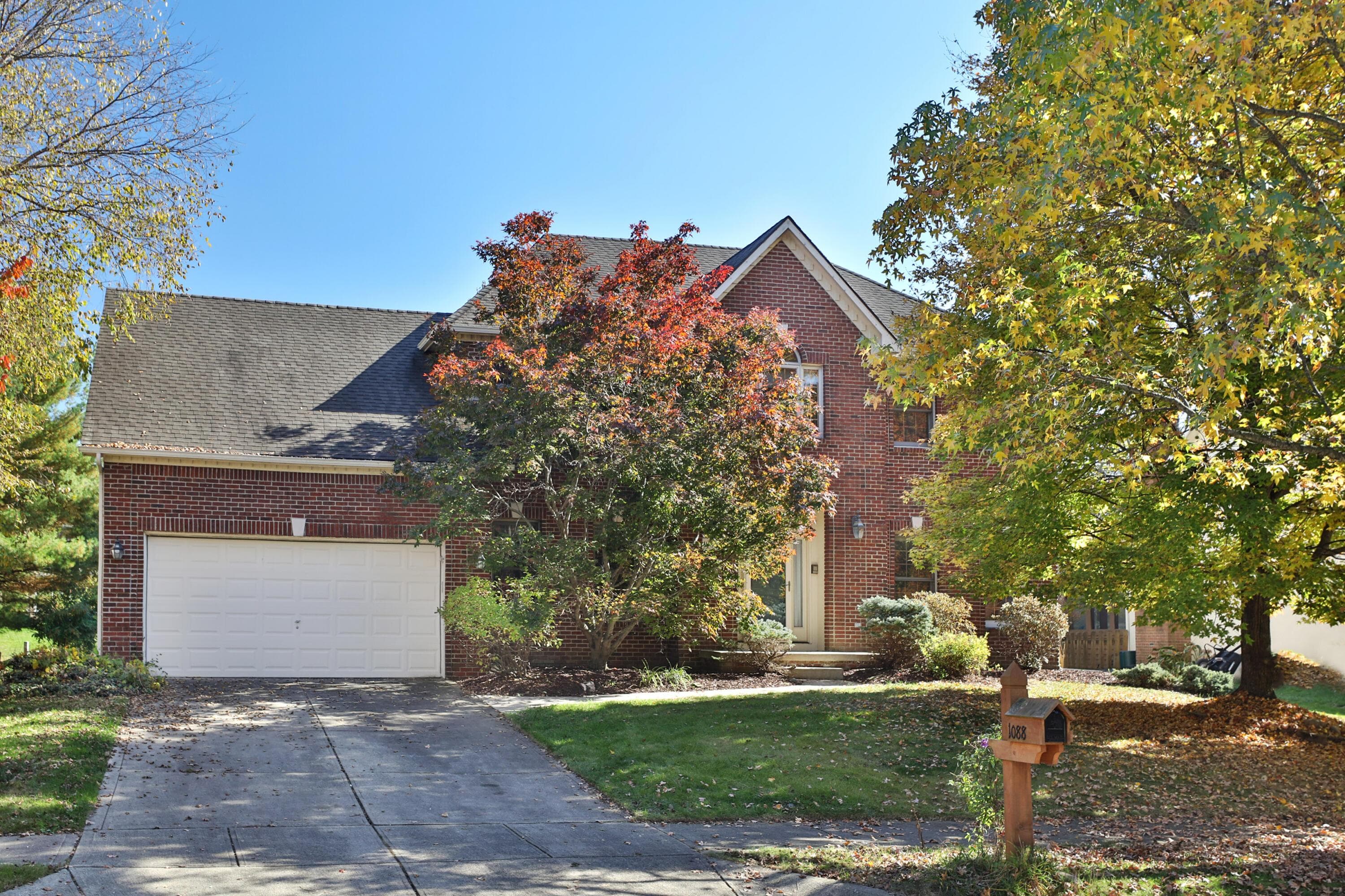 1088 Lake Point
