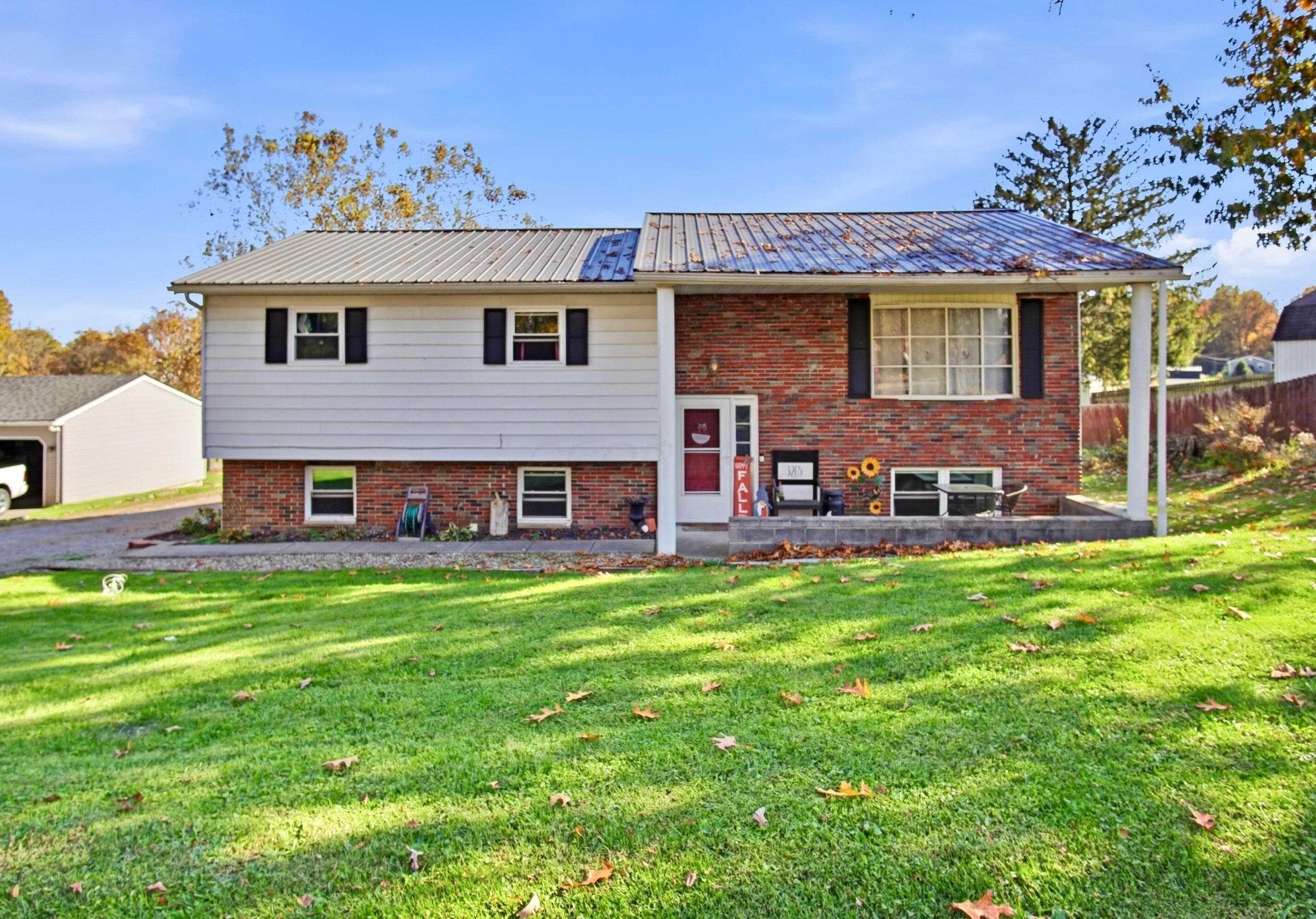 3265 Lakewood Drive — photo 1 of 54