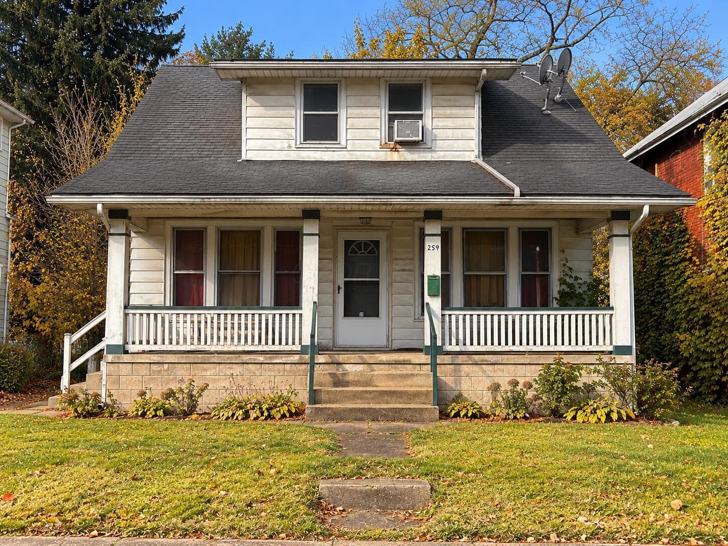259 Rowland Avenue — photo 1 of 2