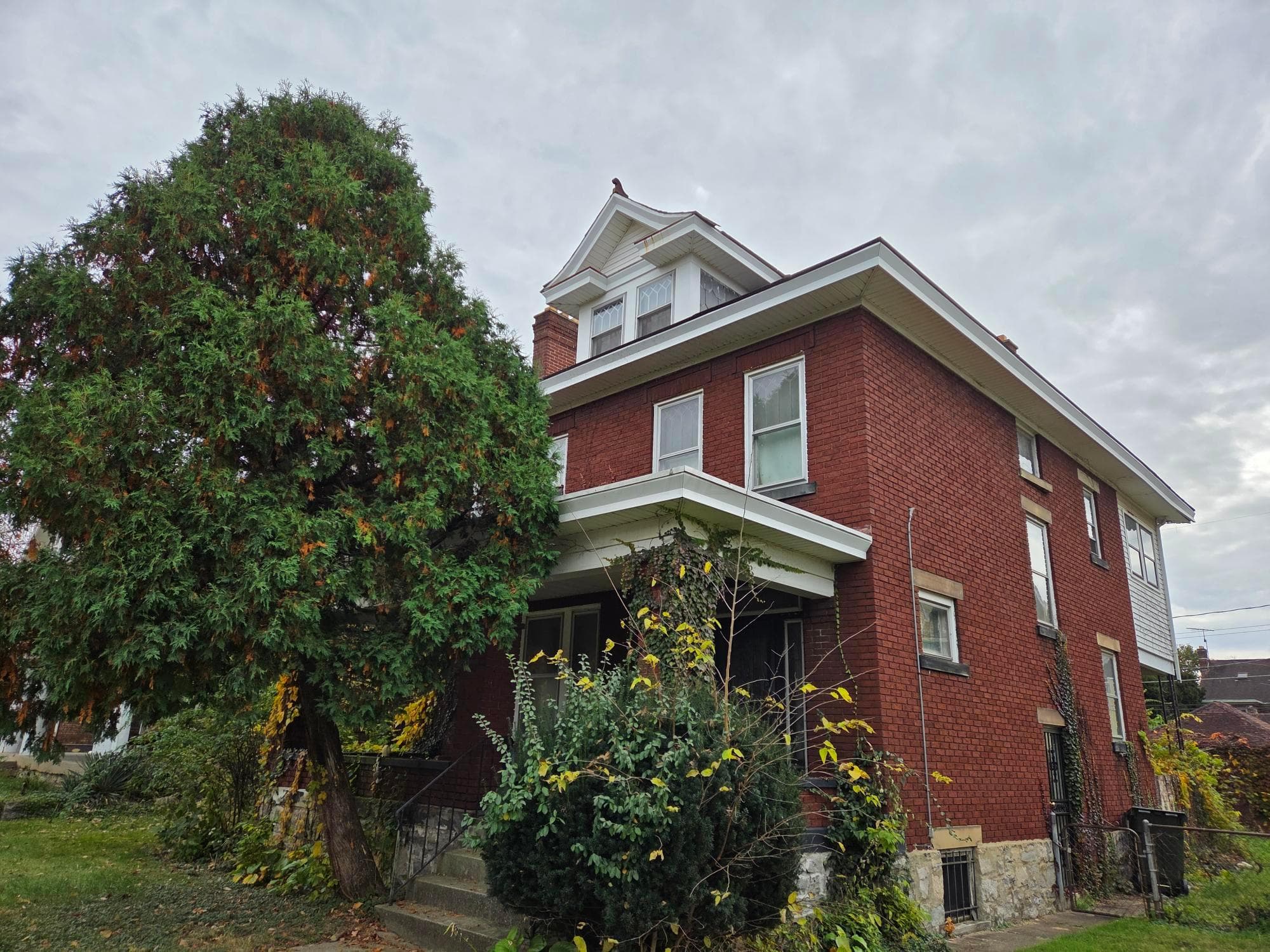 1789 Oak Street — photo 1 of 5