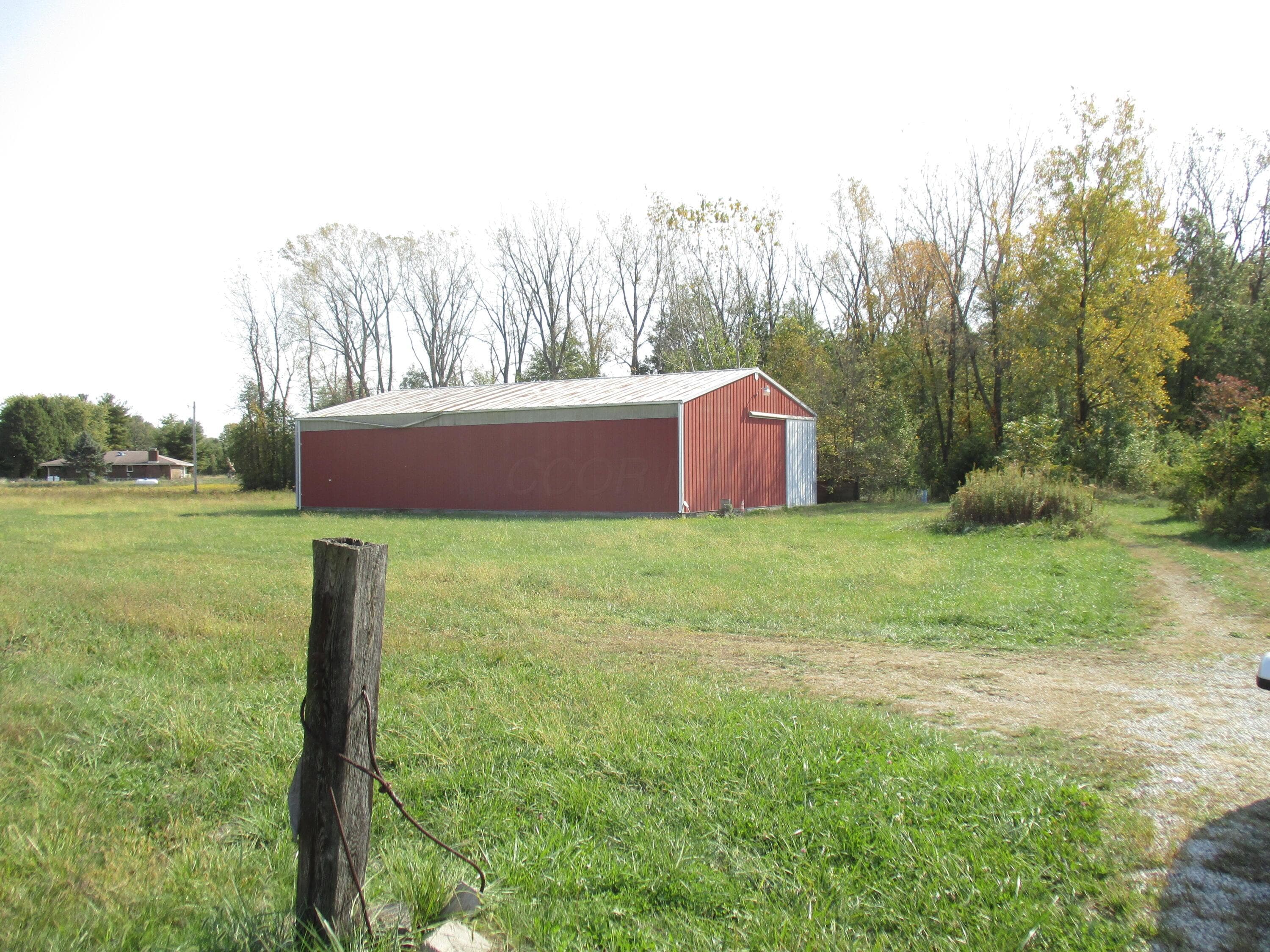 3357 London Groveport Road — photo 1 of 6