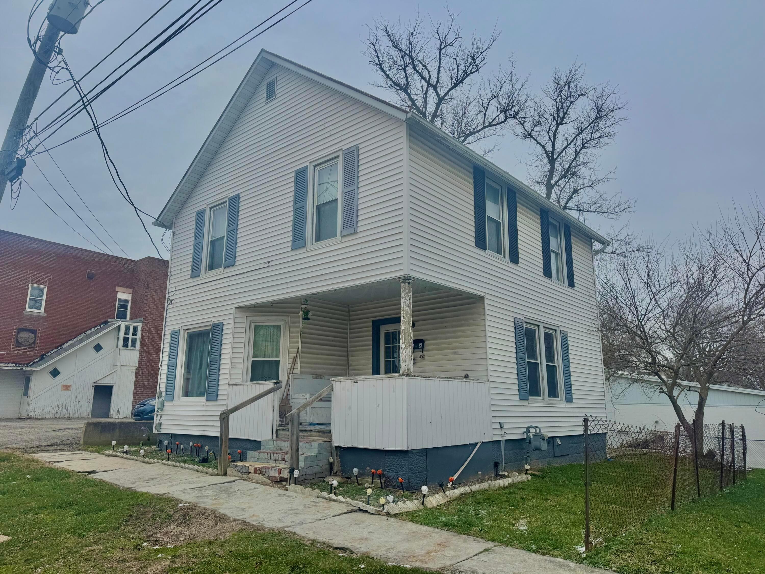 33 Main Street — photo 1 of 3
