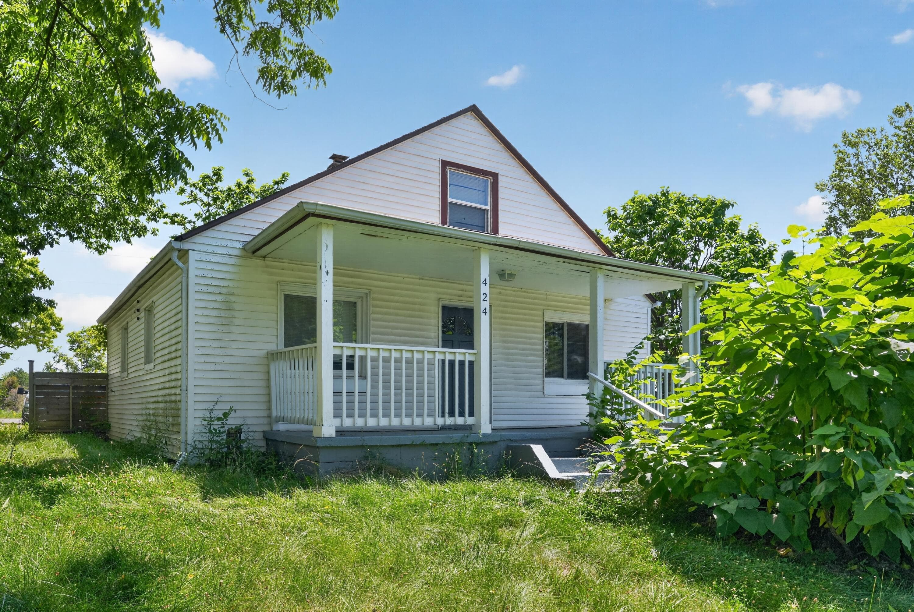 424 Emmit Avenue — photo 1 of 18