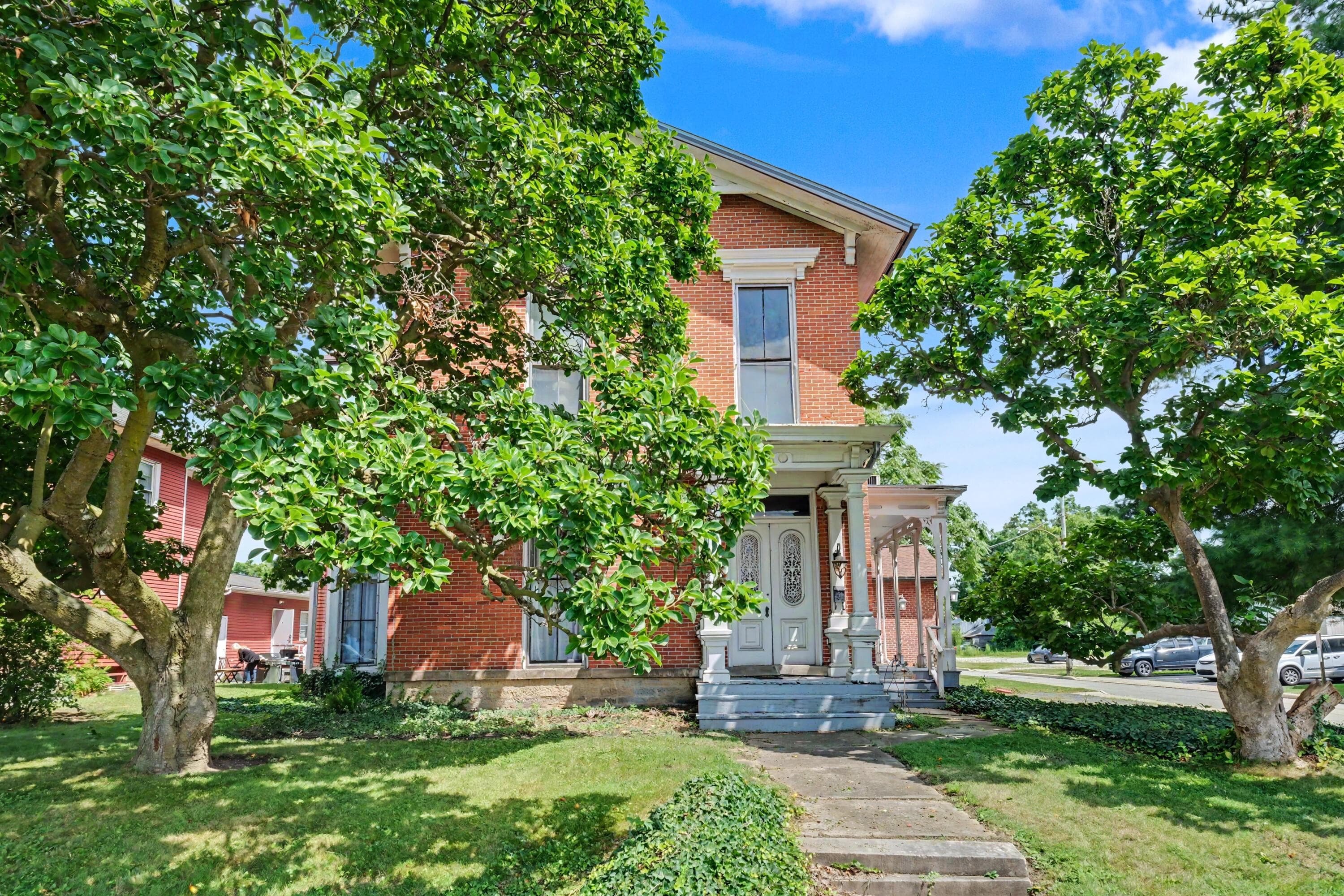 334 Center Street — photo 1 of 39