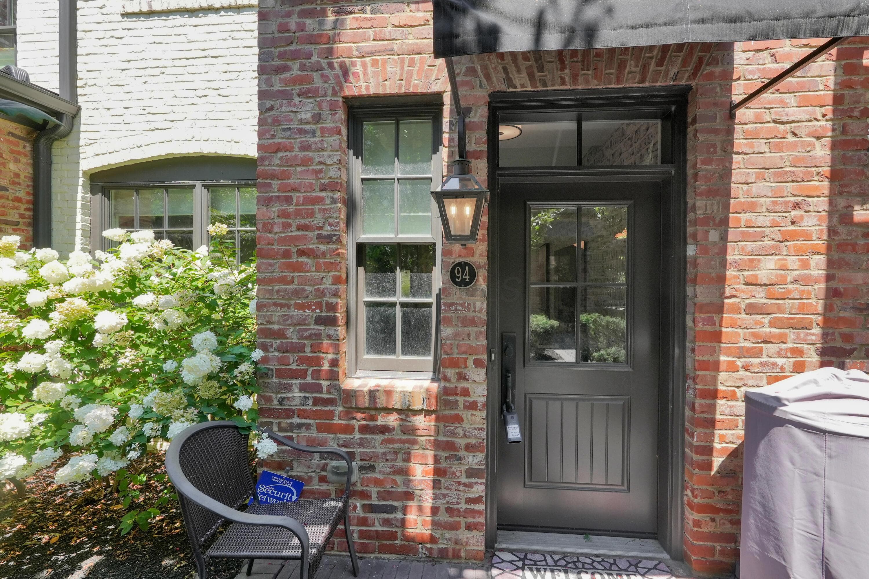 94 6th Street — photo 1 of 43