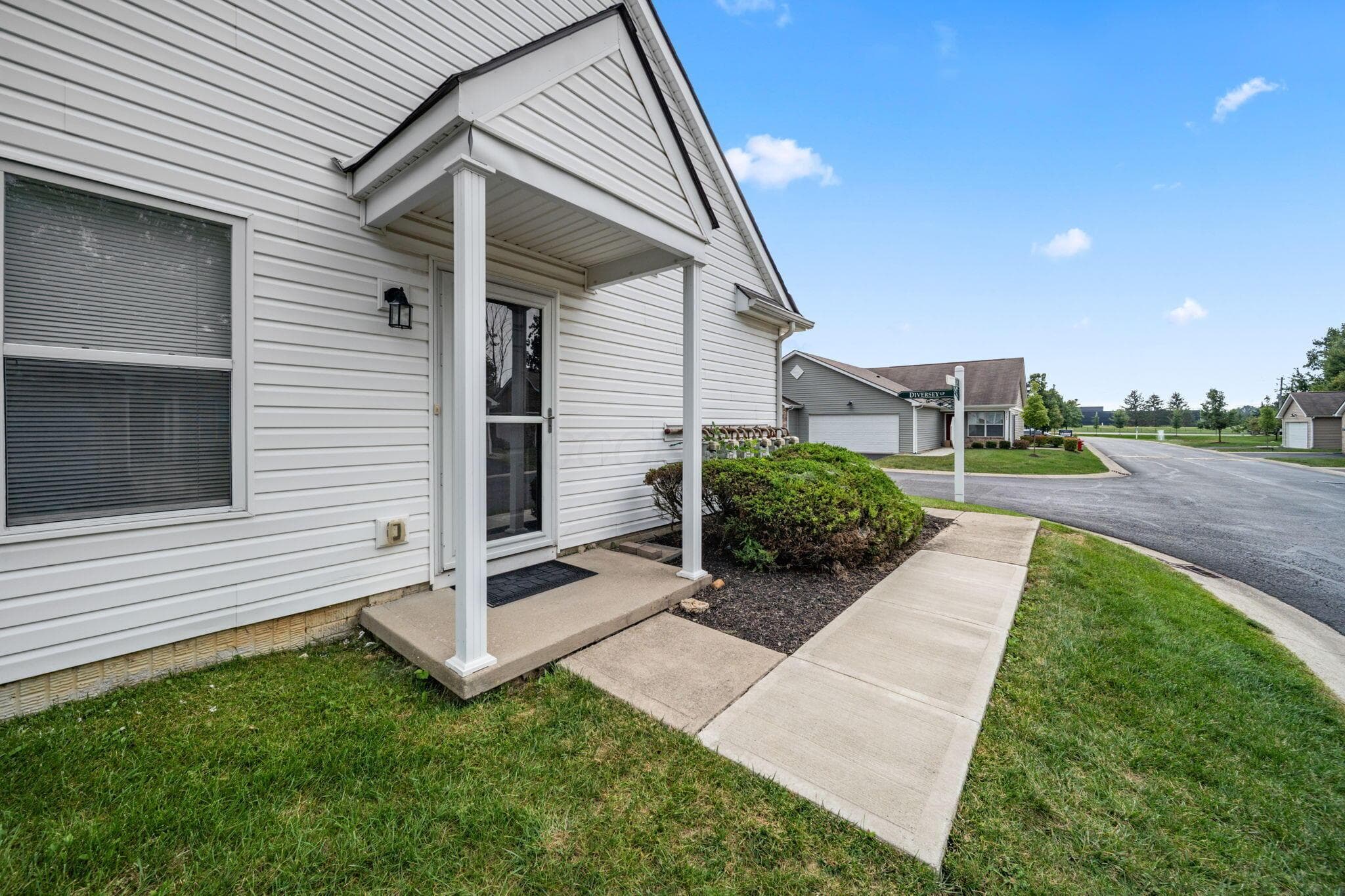 8386 Diversey Loop — photo 1 of 41