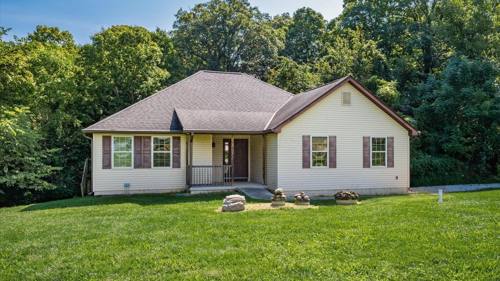 3080 Winchester Southern Road — photo 1 of 41