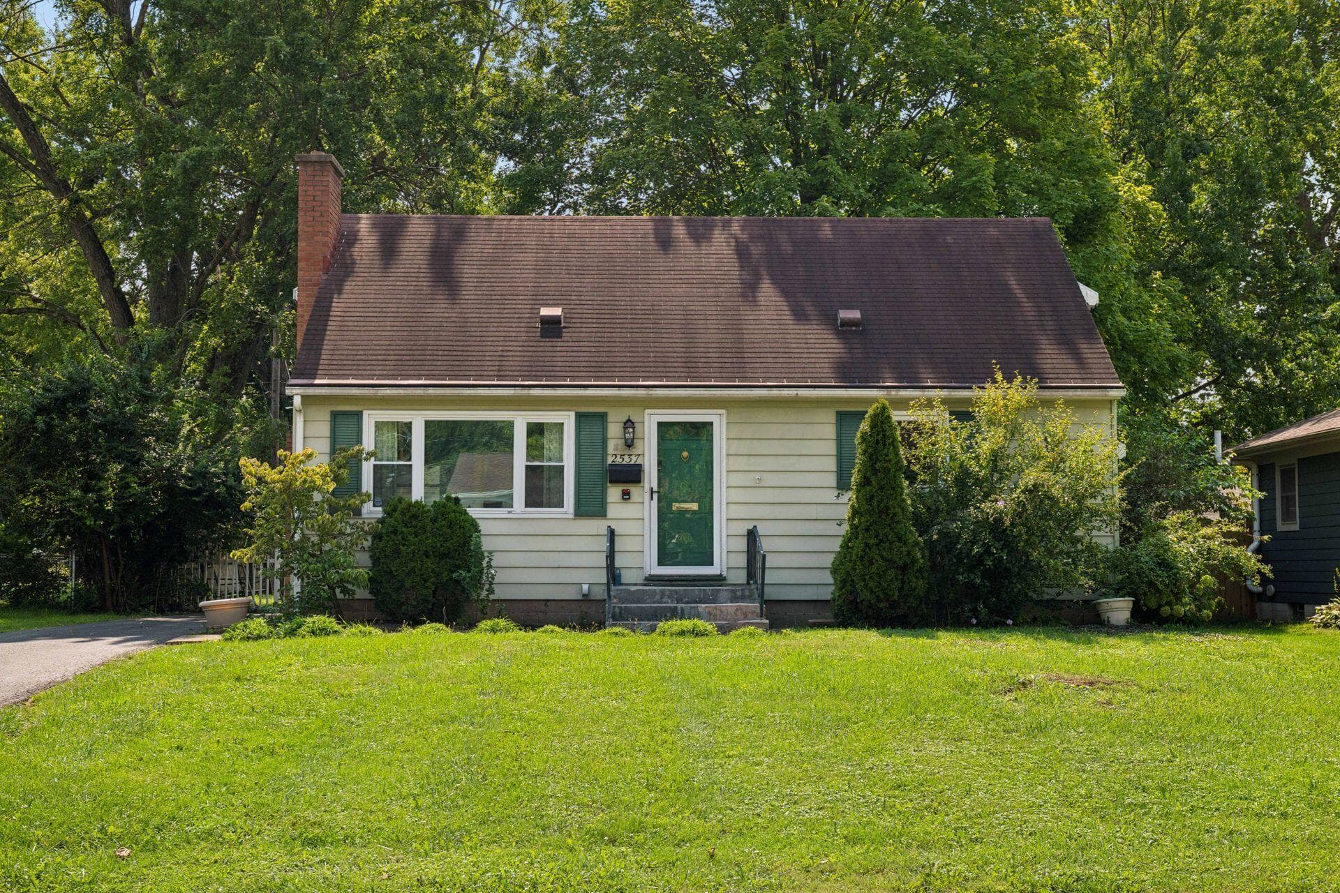 2537 Shrewsbury Road — photo 1 of 19