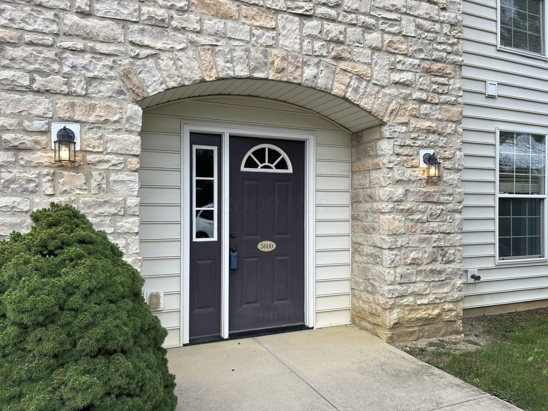 5600 Vintage Place — photo 1 of 38