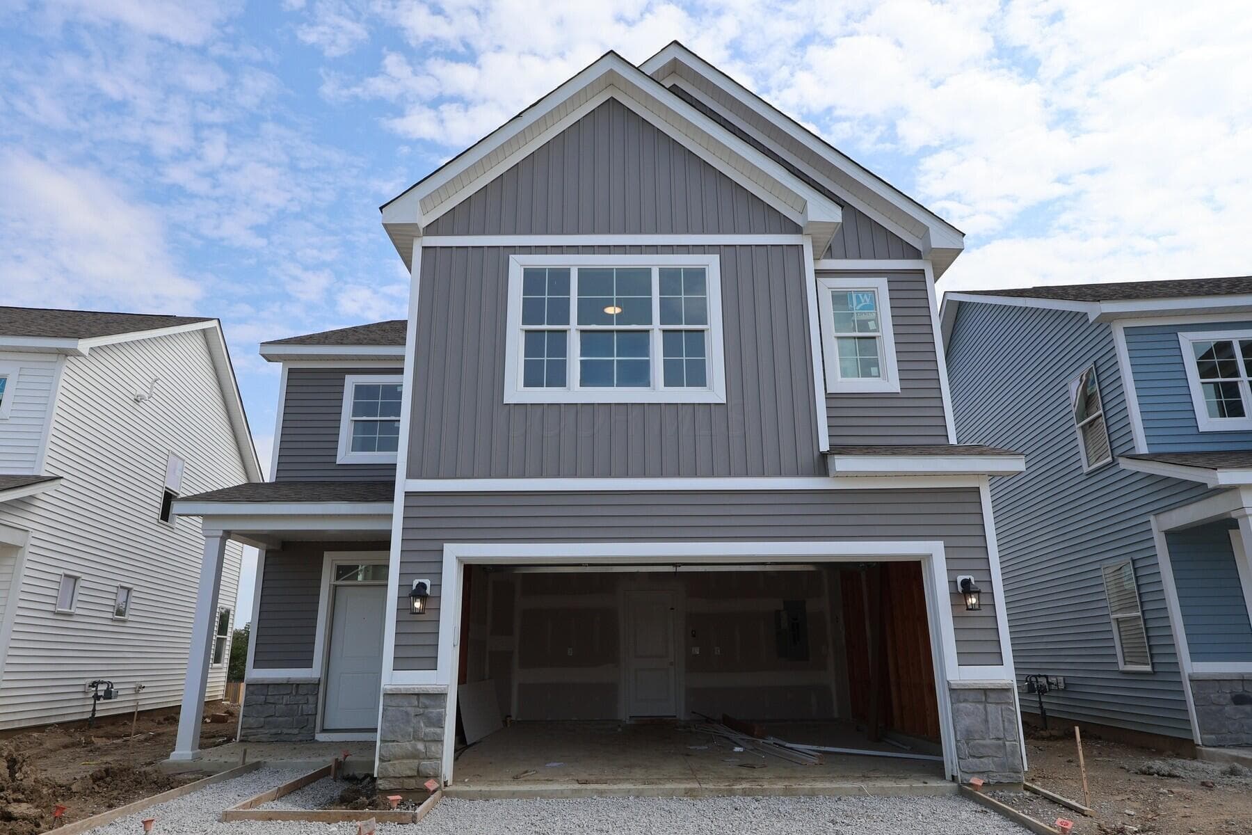 1023 Dawsons Drive — photo 1 of 23
