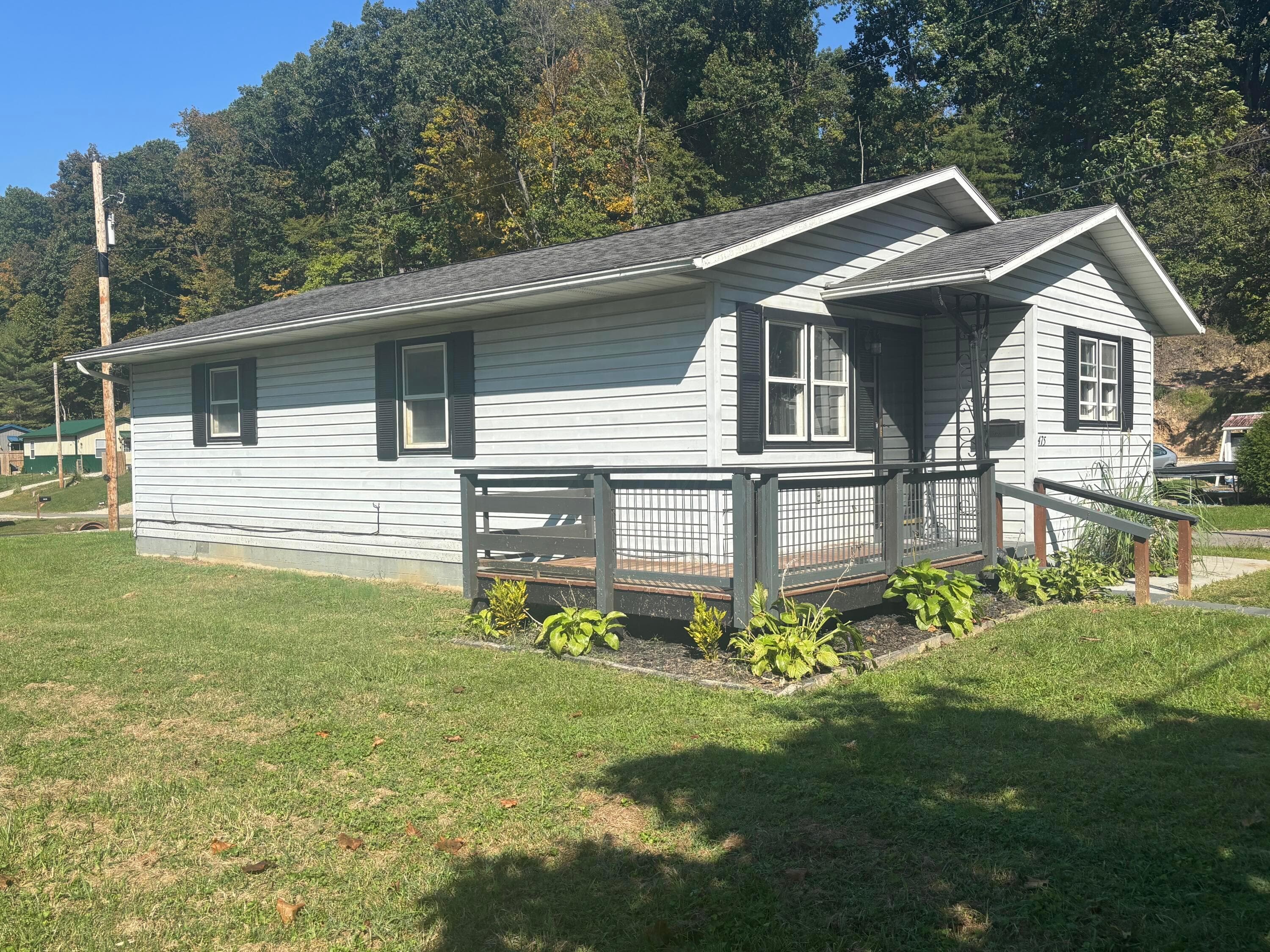 475 West Street — photo 1 of 2