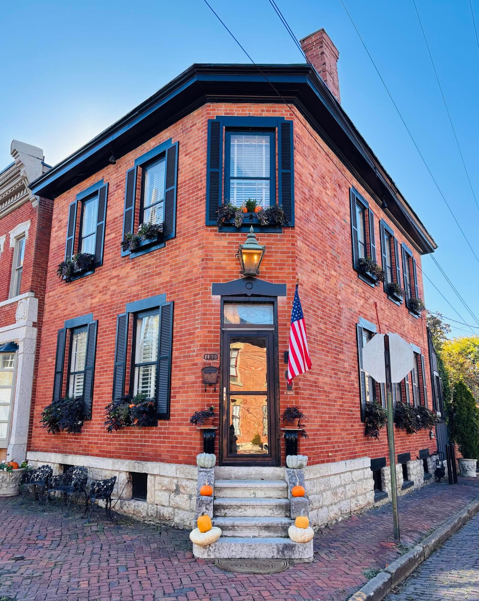 129 Beck Street — photo 1 of 3
