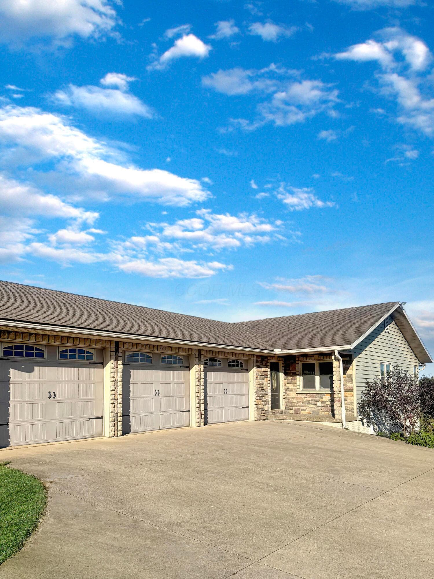 4810 Huggins Road — photo 1 of 27
