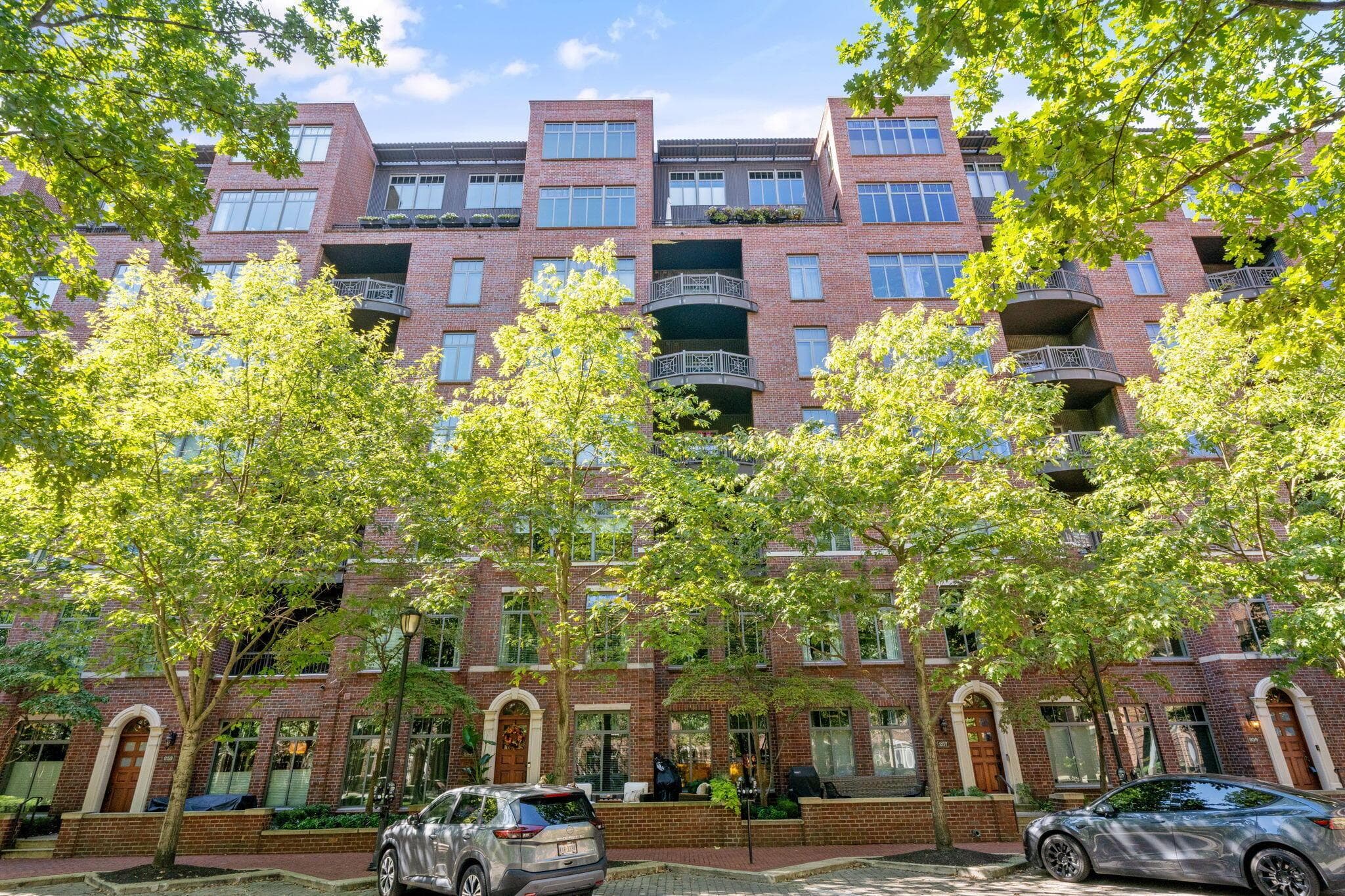 251 Daniel Burnham Square — photo 1 of 49