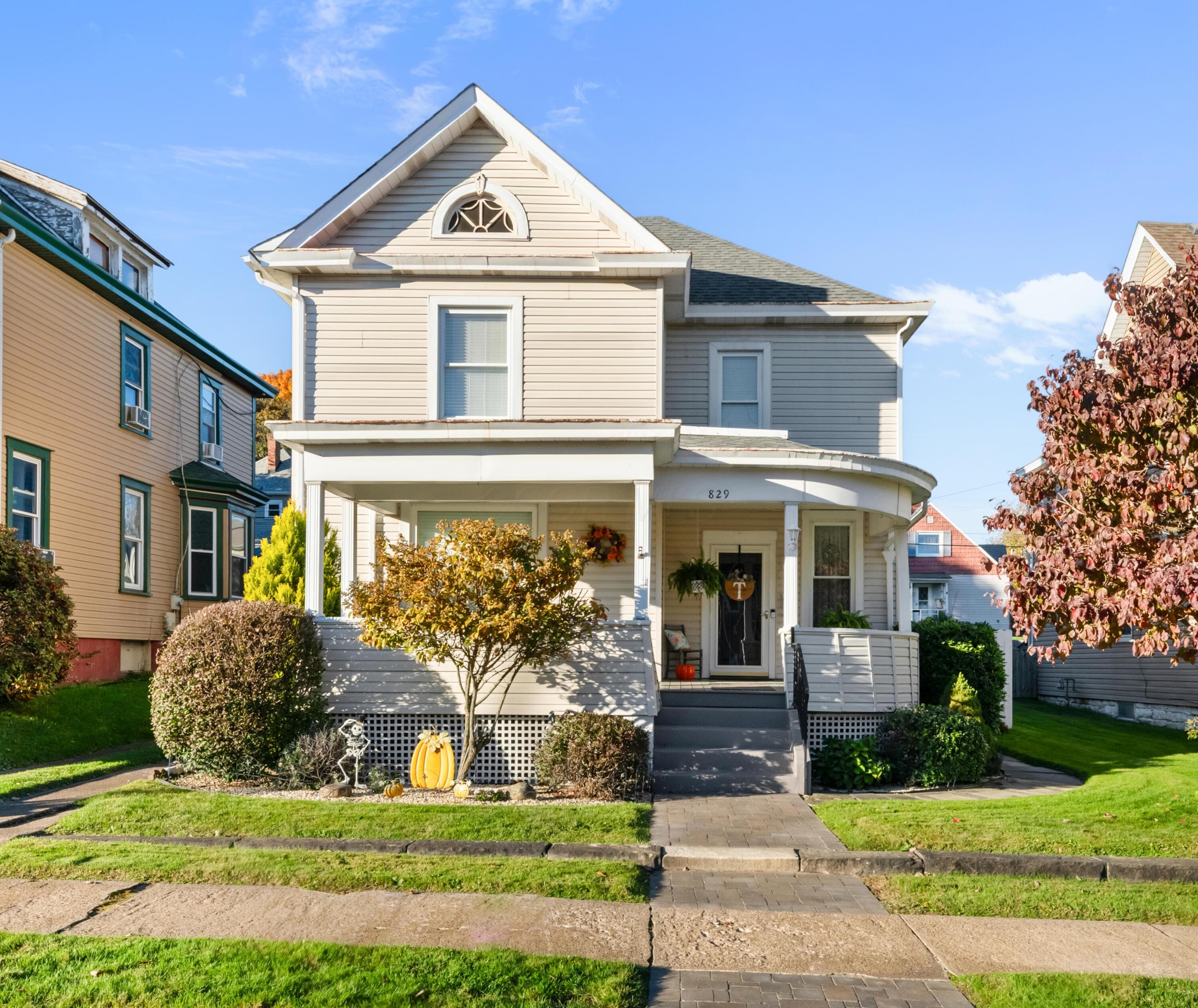 829 Orchard Grove Avenue — photo 1 of 36