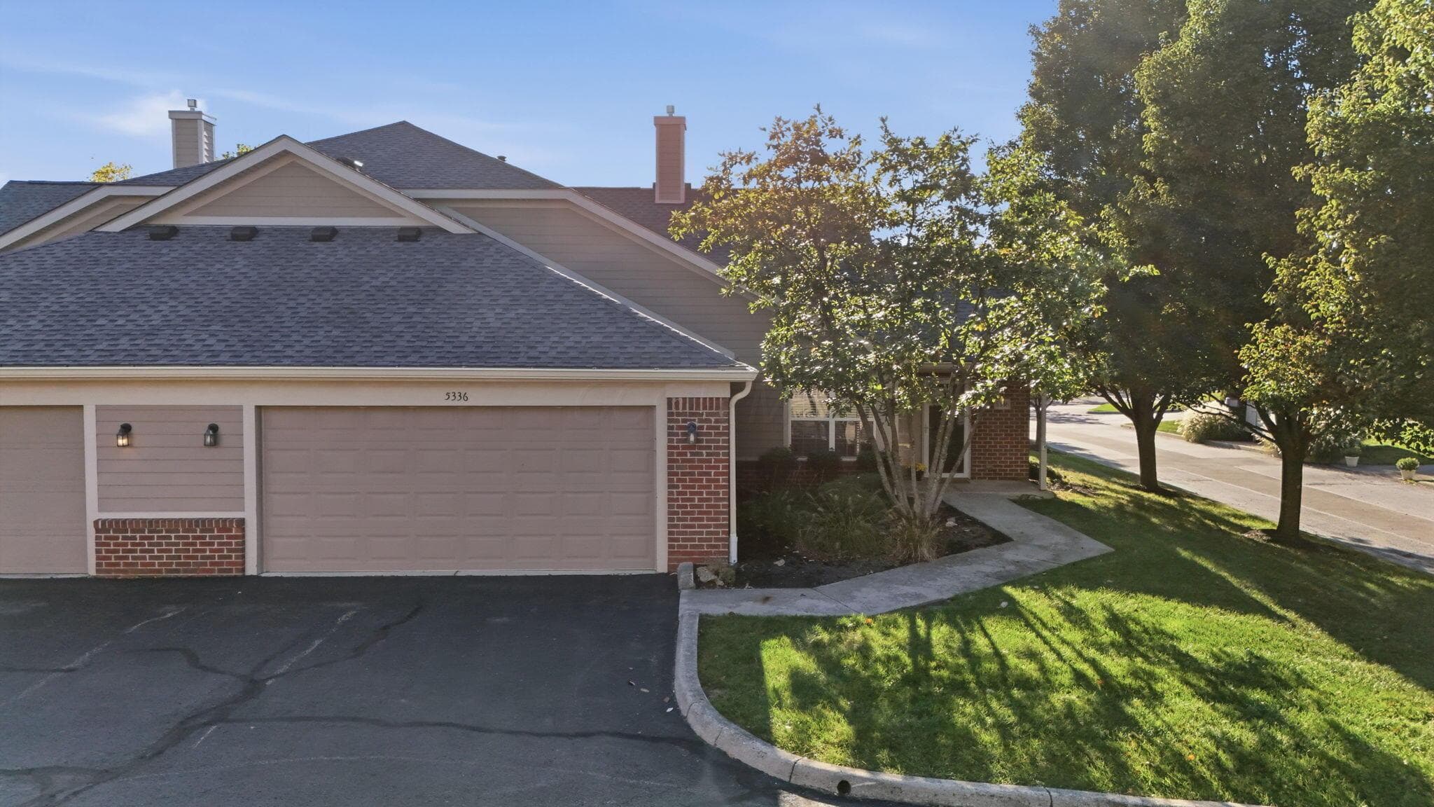 5336 Nottinghamshire Lane — photo 1 of 55