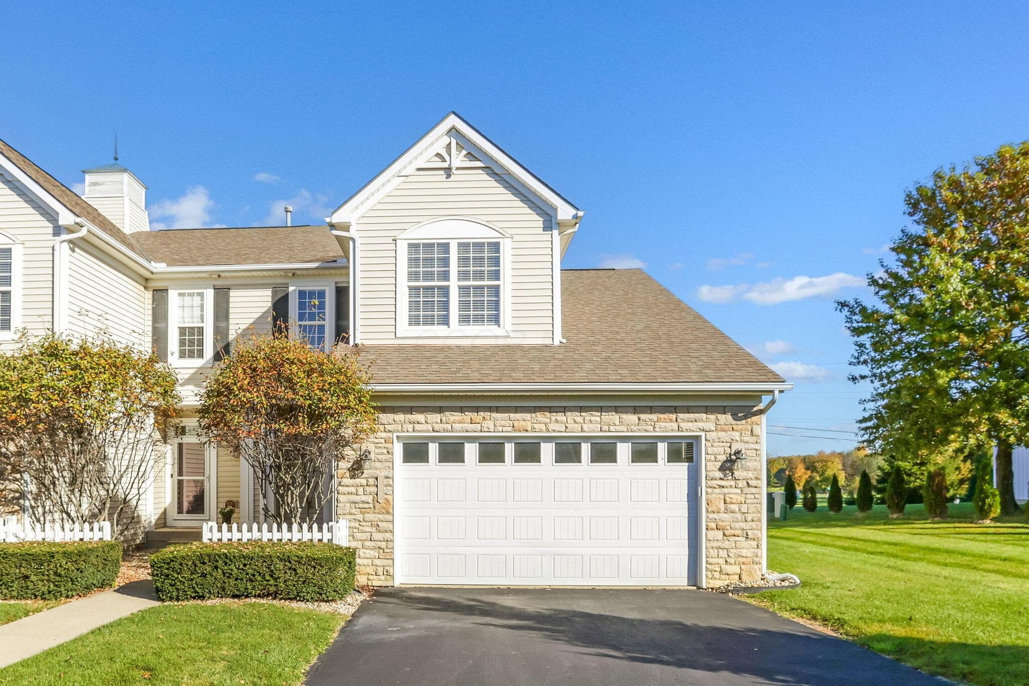 106 Cumberland Chase Boulevard — photo 1 of 38